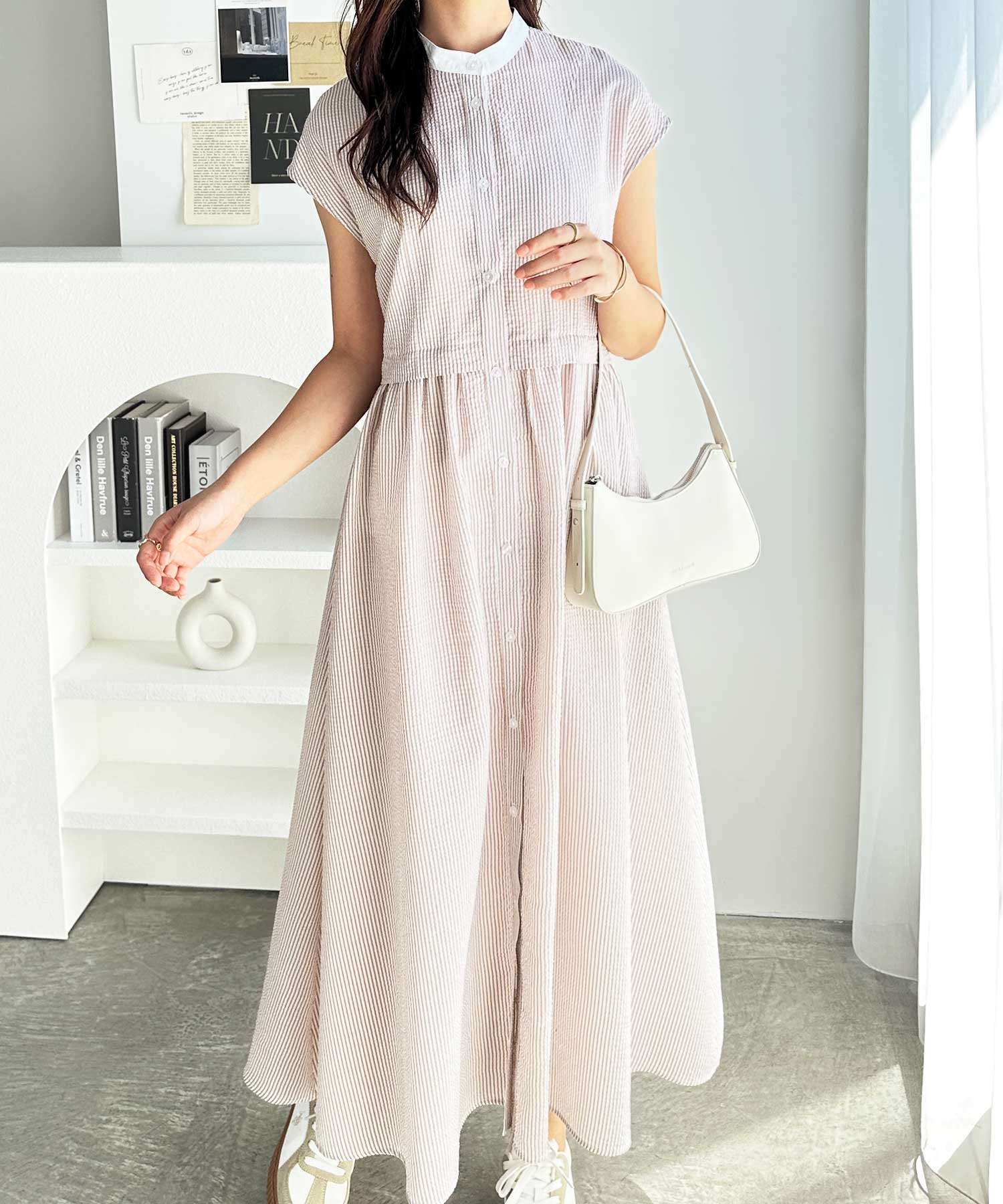 夏にぴったり。ウエストギャザーフレンチスリーブストライプシャツ