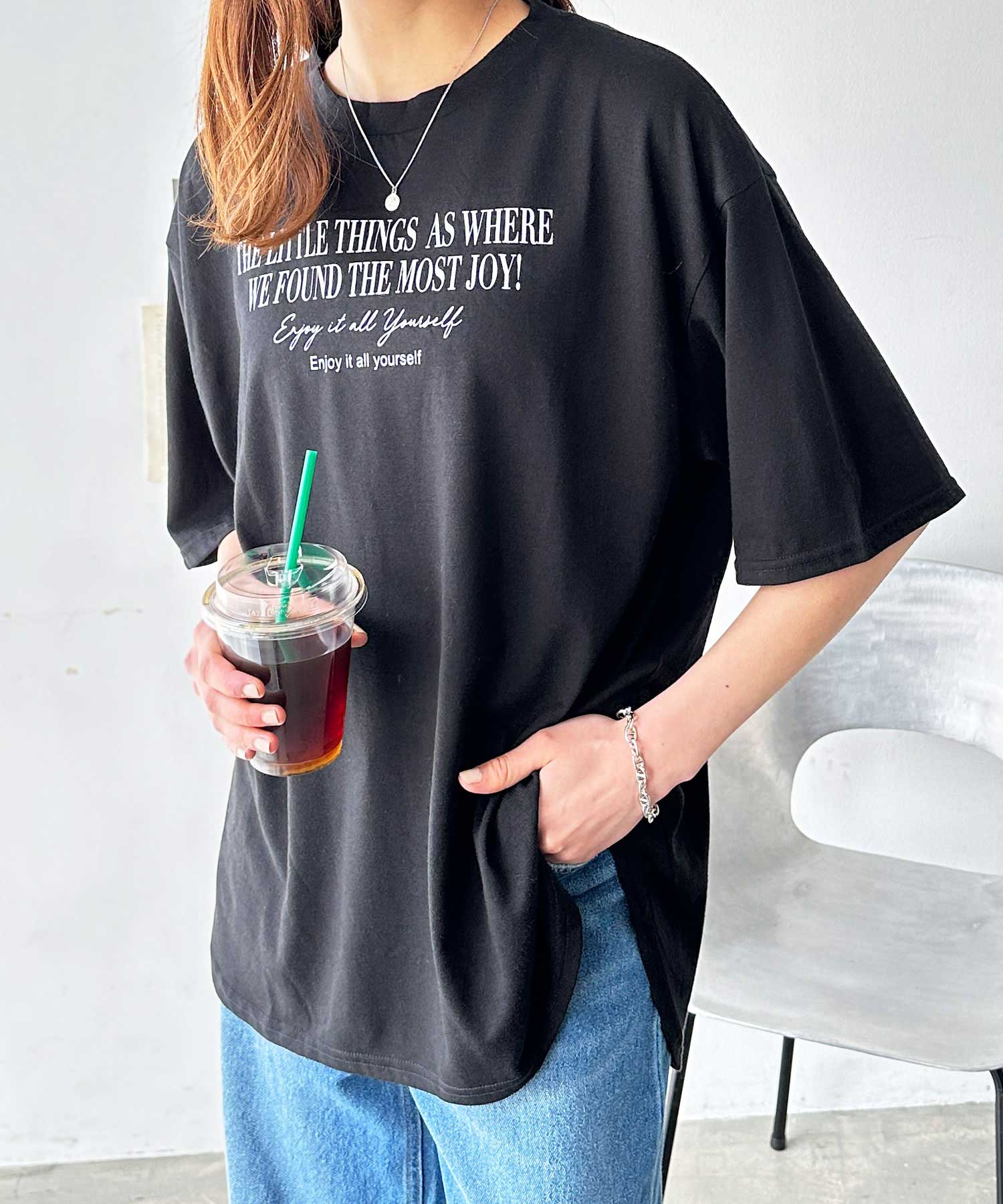 オーバーサイズロゴプリントＴシャツ