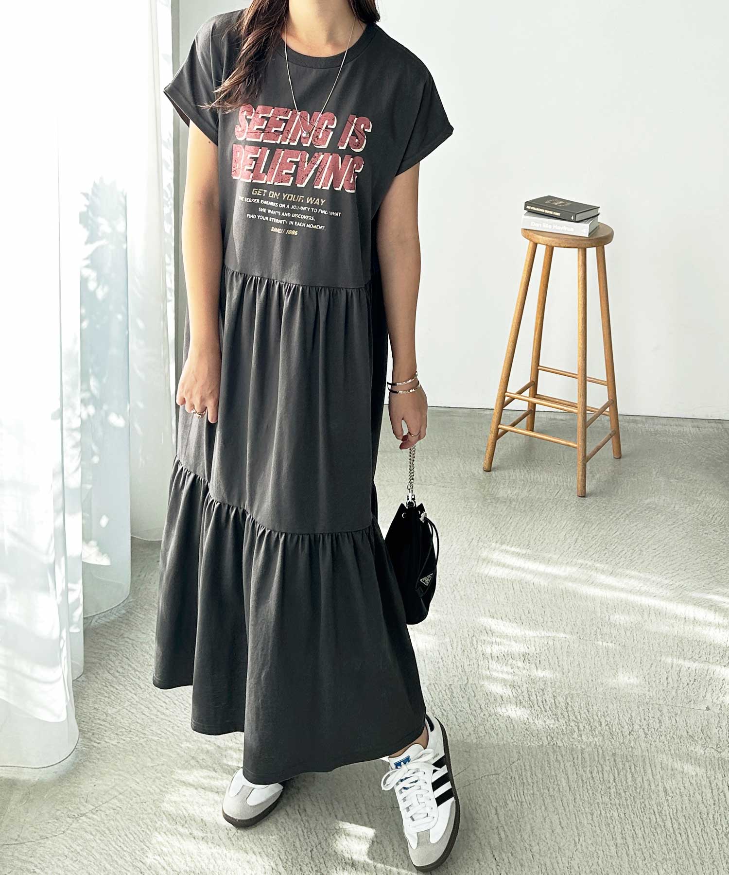 FIRSTMOODコラボ》ピグメント風ティアードプリントTシャツワンピース