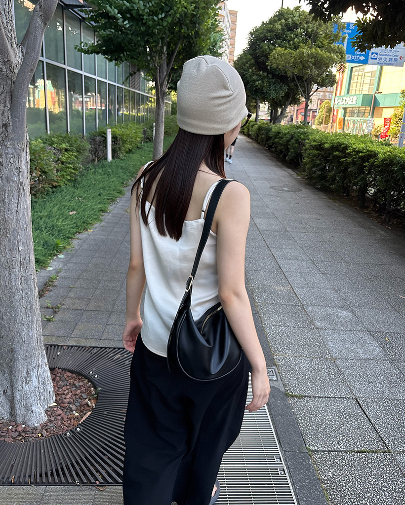 三日月シルエットショルダーバッグ | ファッション通販サイト NUGU