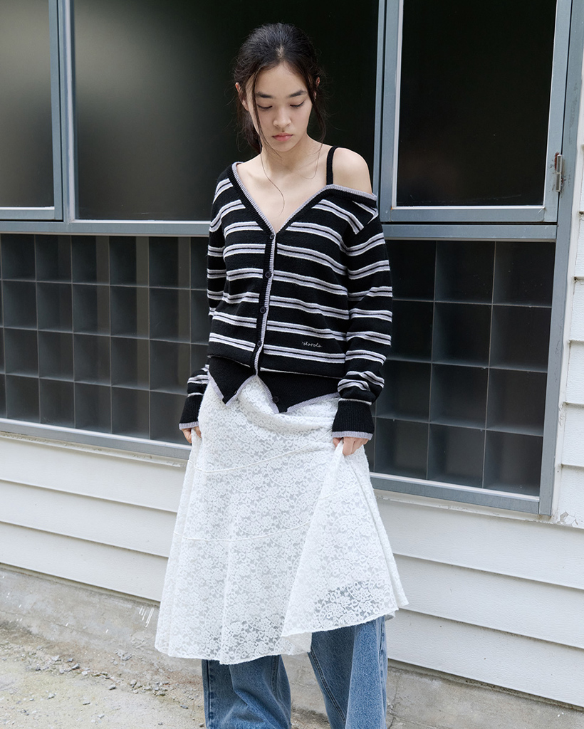ONE OFF SHOULDER STRIPE WOOL BLENDED CARDIGAN BLACK | ファッション