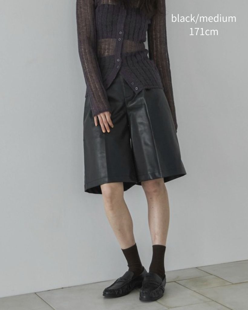 フェイクレザーバミューダパンツ