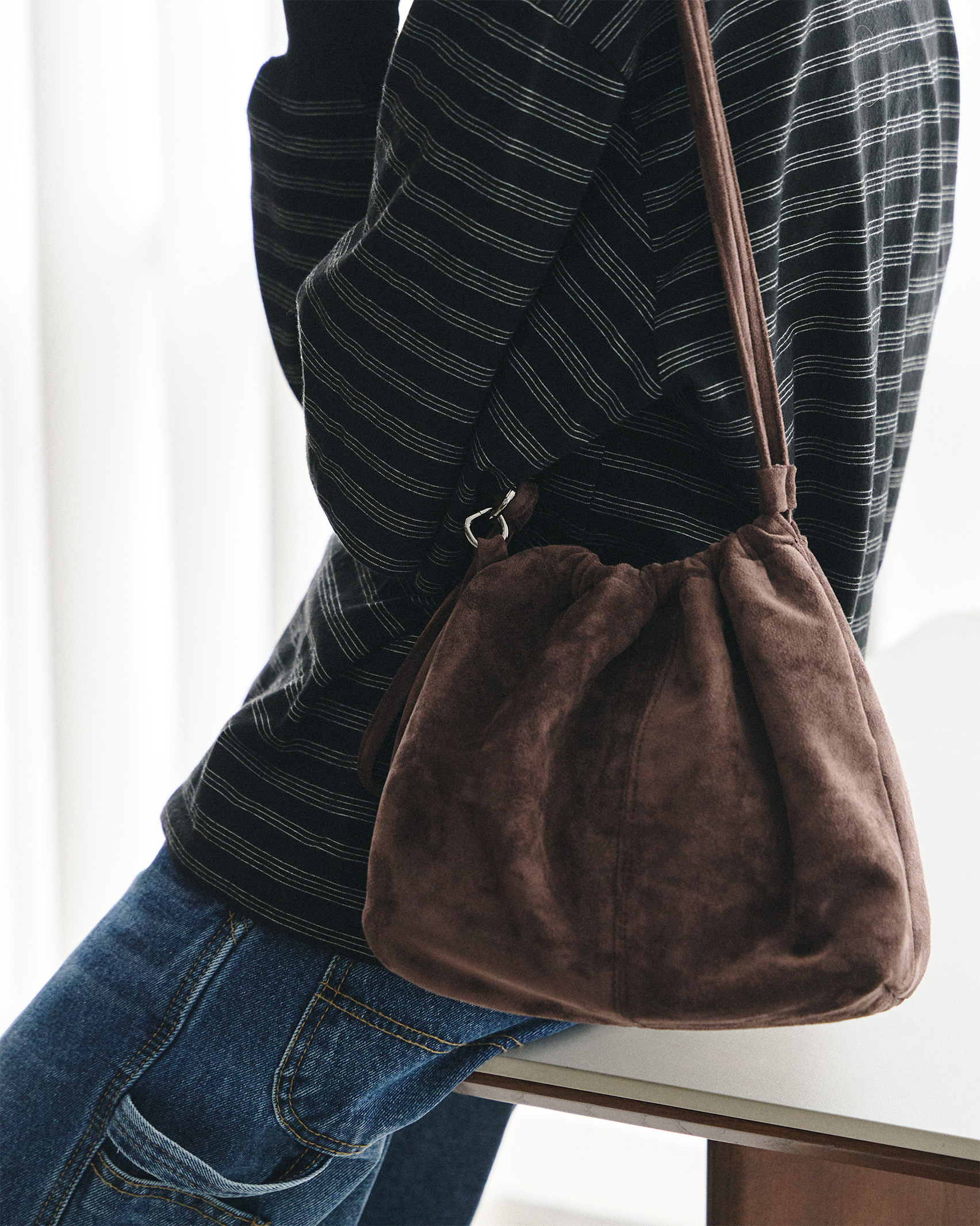 ORIGINAL) ミディアムソフトドローストリングショルダーバッグ (brown