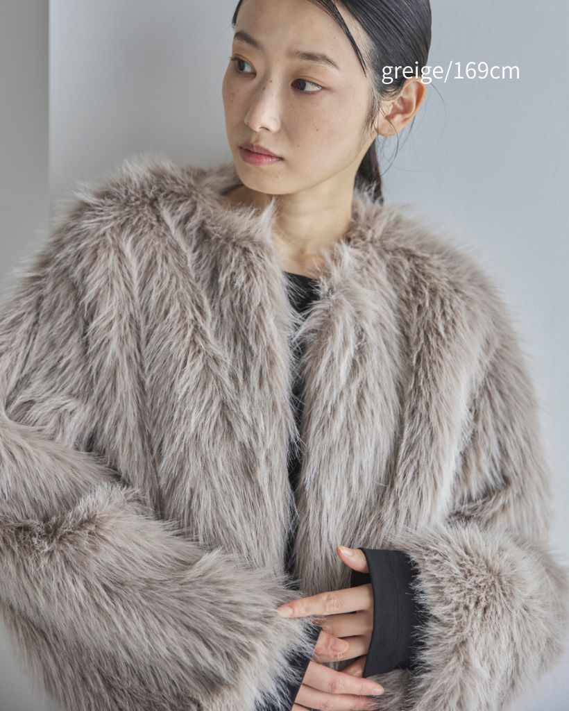 omファーコートエクリ フェイクファーラインジャガードコート（ステンカラーコート）｜MURUA