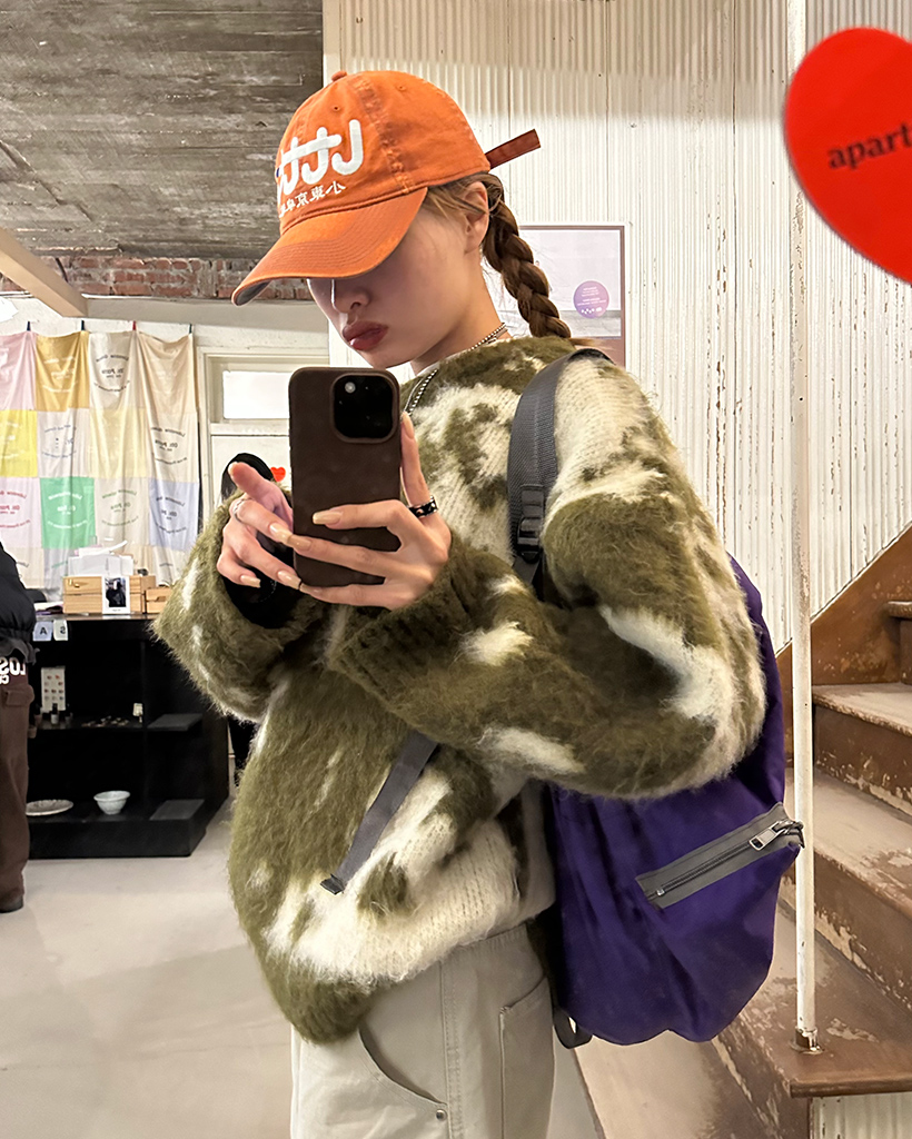 カウパターンモヘアニットルーズセーター