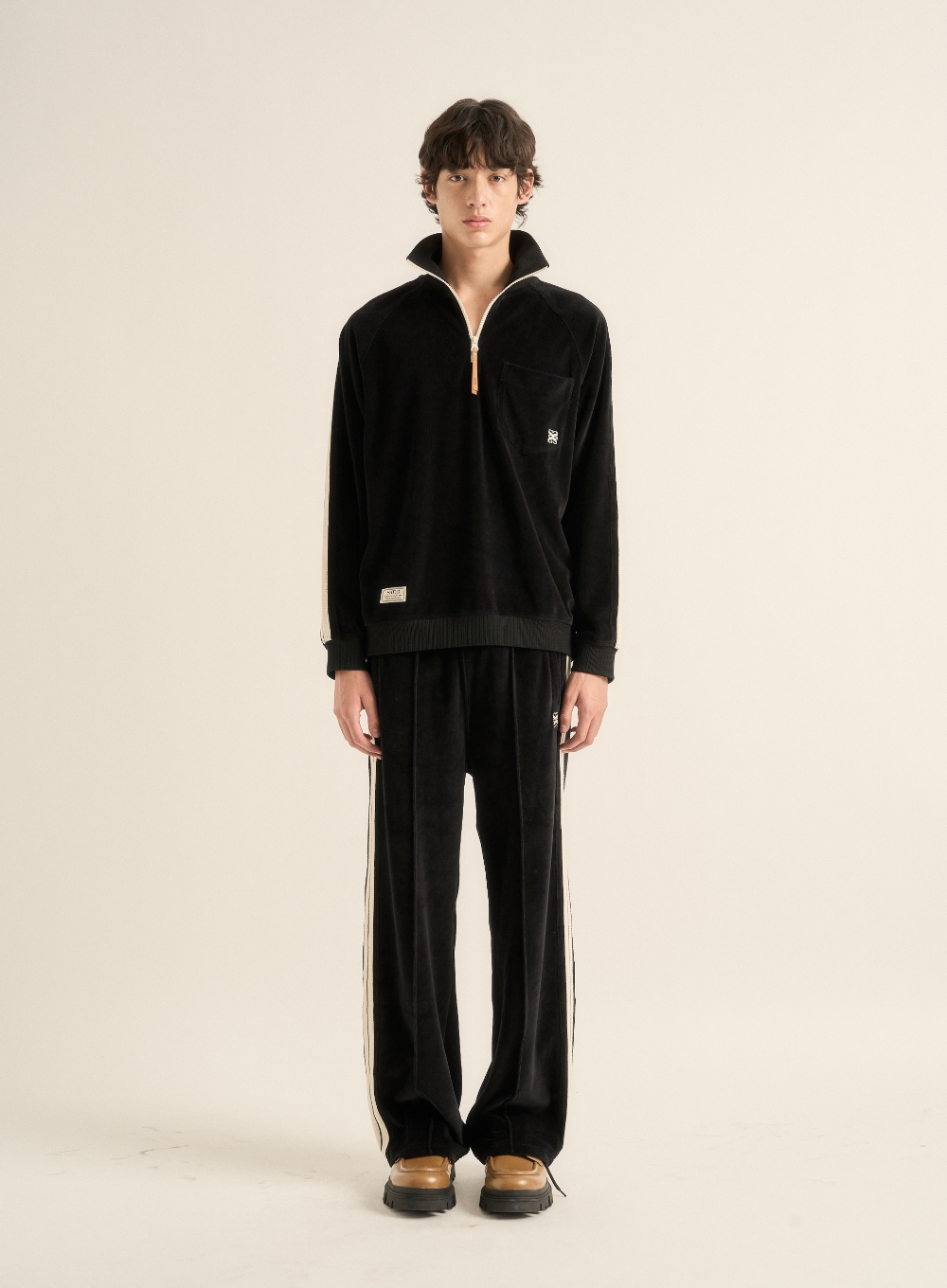 【SATUR】(W) Lawton Velour Track Pants R4957 MUSINSA | SATUR Lawton All Day Track Pants Caviar Black