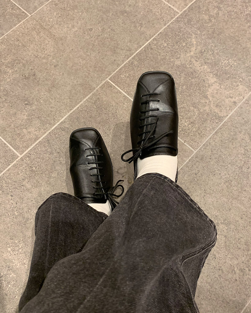 nugu スクエアブラックローファー 黒 レザー スクエアトゥローファー