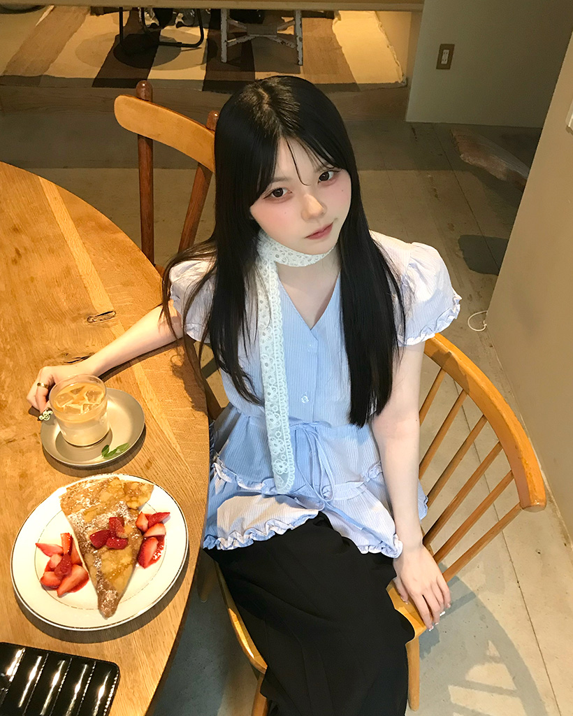 ななこさん専用 ブルガリ　スカーフ　ベージュ　手のモチーフ ななこさん専用 ブルガリ スカーフ ベージュ 手のモチーフ