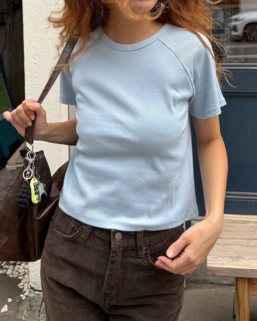 ルセラフィム クロップド Tシャツ 5f577e7590da02fc6965832c1eb924