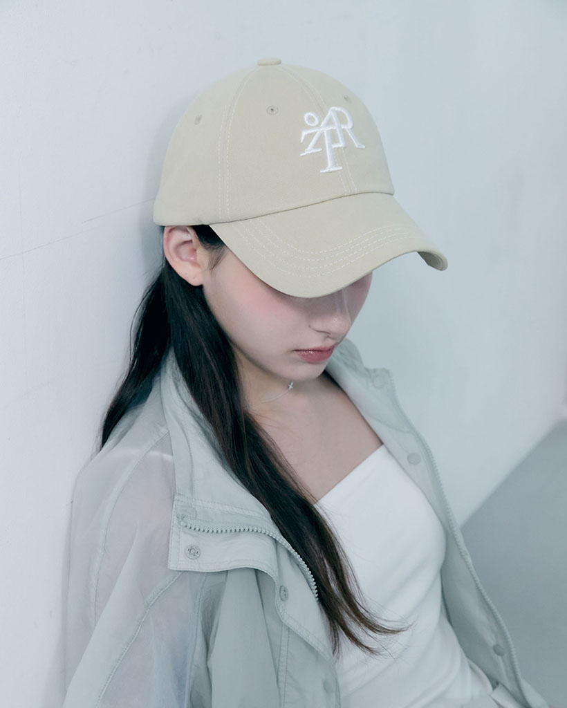 Signature Typo Stitch Cap [BEIGE] | ファッション通販サイト NUGU