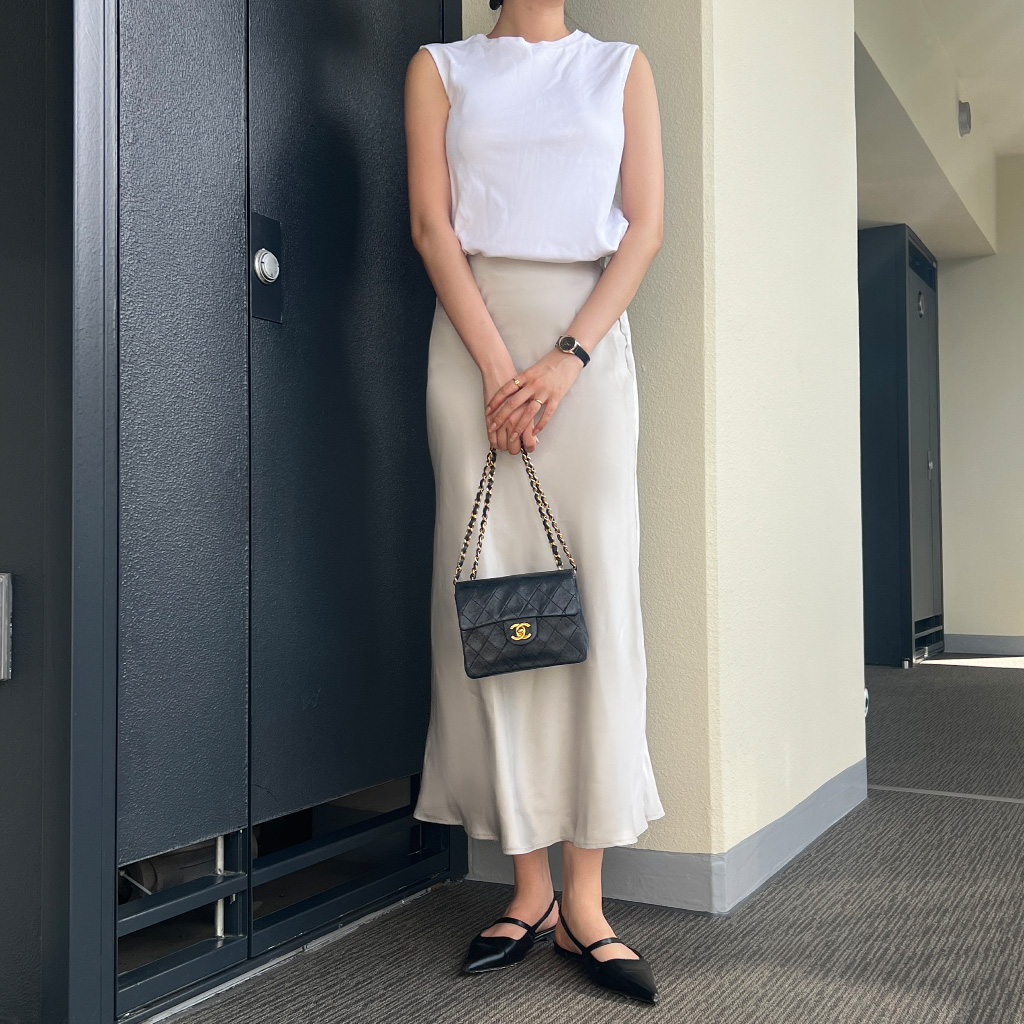 サテンロングスカート シルバー　完売品 サワアラモード Sawa a la mode 高見えする艶やかさ光沢サテン