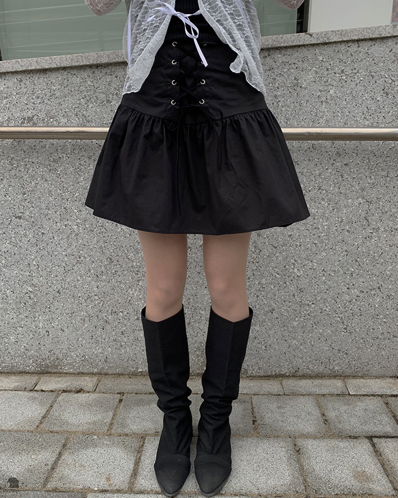 【TOTEME】クレープミニスカート ブラック レースアップヨーク切り替えミニフレアスカート | ファッション
