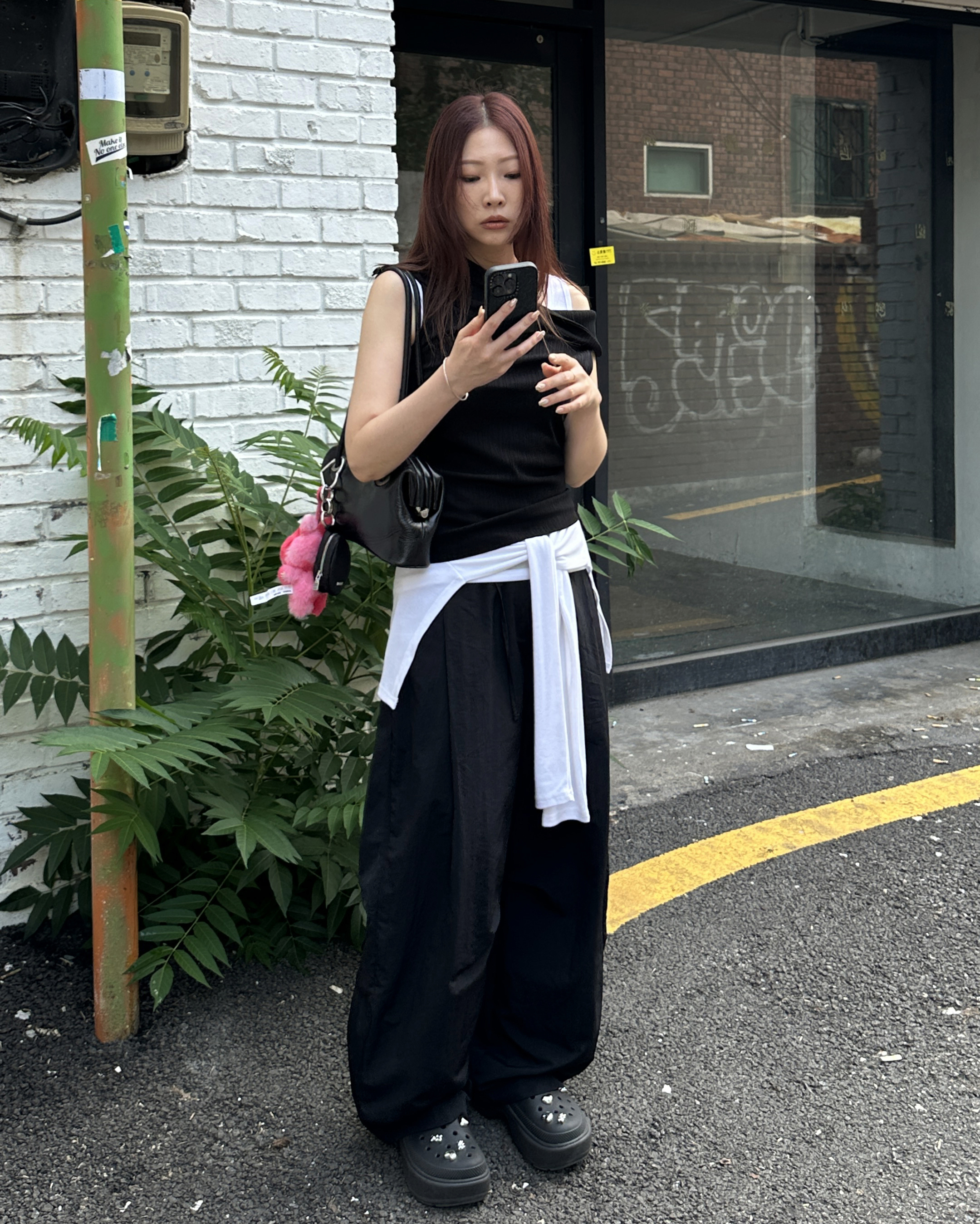 【COSYHARU】Pin-Tuck Half Balloon Denim Pants Citi Carpenter Balloon Denim Pants 2C - UNAIDUN | 60