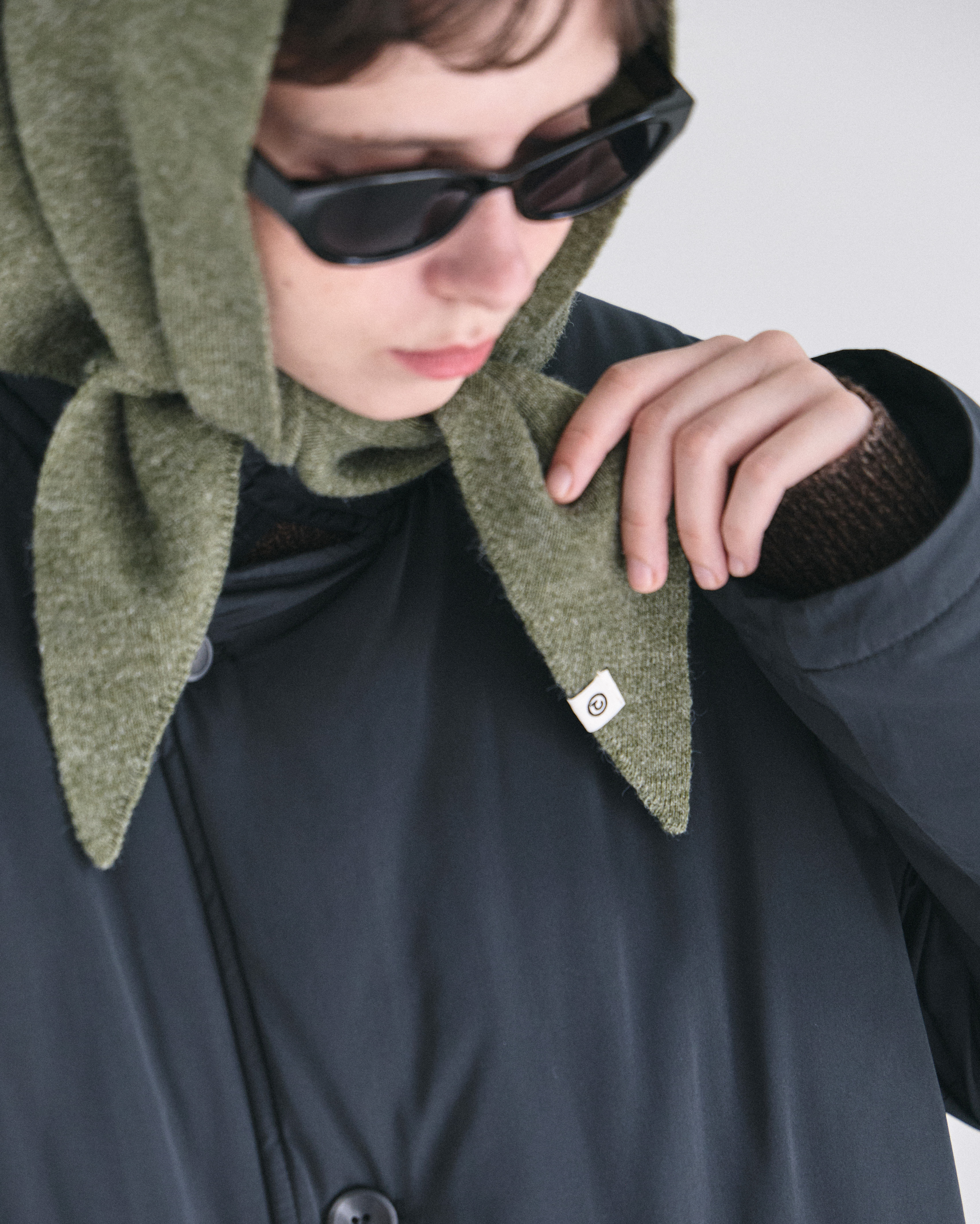 ORIGINAL) トライアングルスカーフ ( melange khaki ) | ファッション