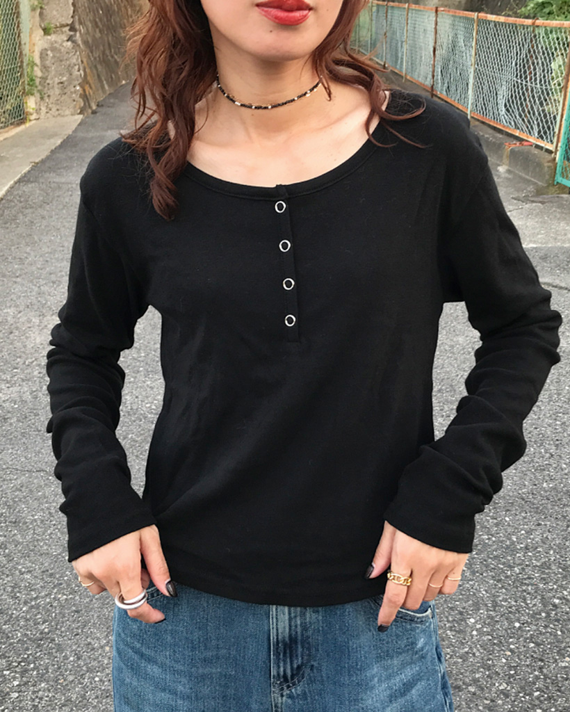 スナップボタンUネック長袖Tシャツ | ファッション通販サイト NUGU