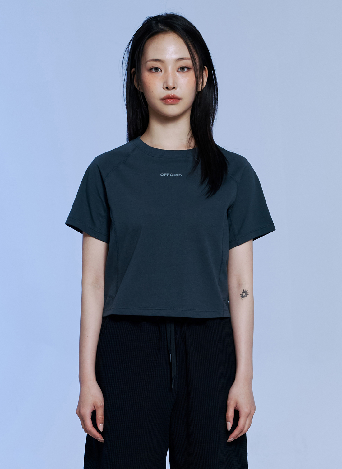 W BREEZEX AEROCOOL CROP SHORTSLEEVE-CHARCOAL