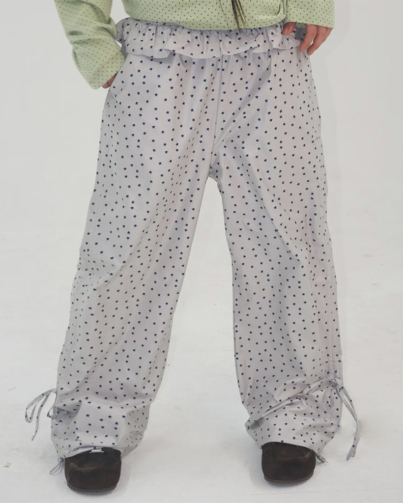 Frill Point Star Graphic Wide-Fit Side Strap Shirring Pants_2COLOR