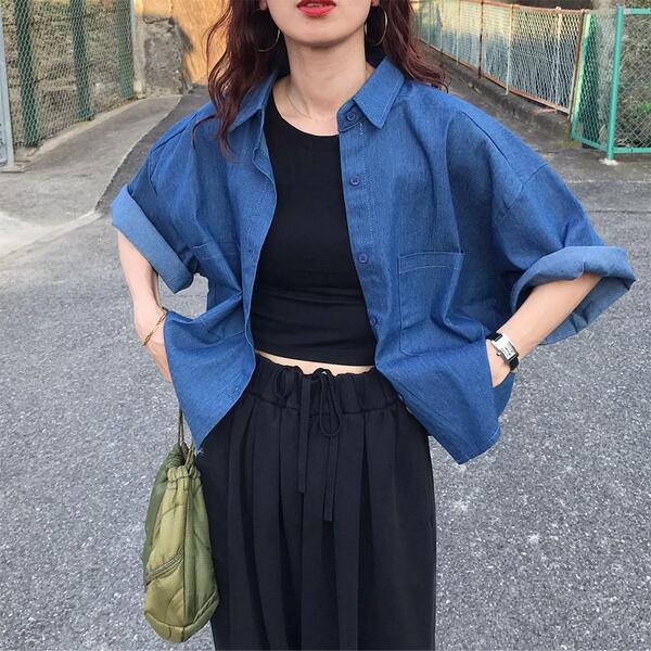 IENA【KURO/クロ】別注 クロップドデニムシャツ KURO/クロ】IENA別注 クロップドデニムシャツ