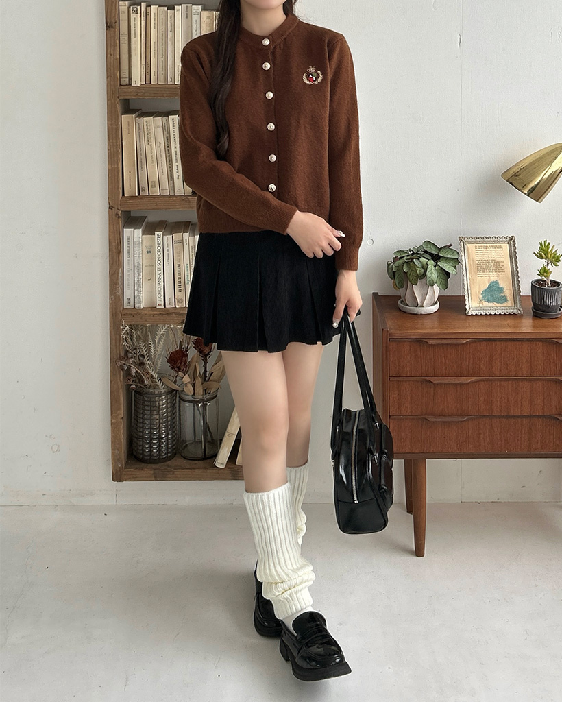 ゴールドボタンニットカーディガン | ファッション通販サイト NUGU