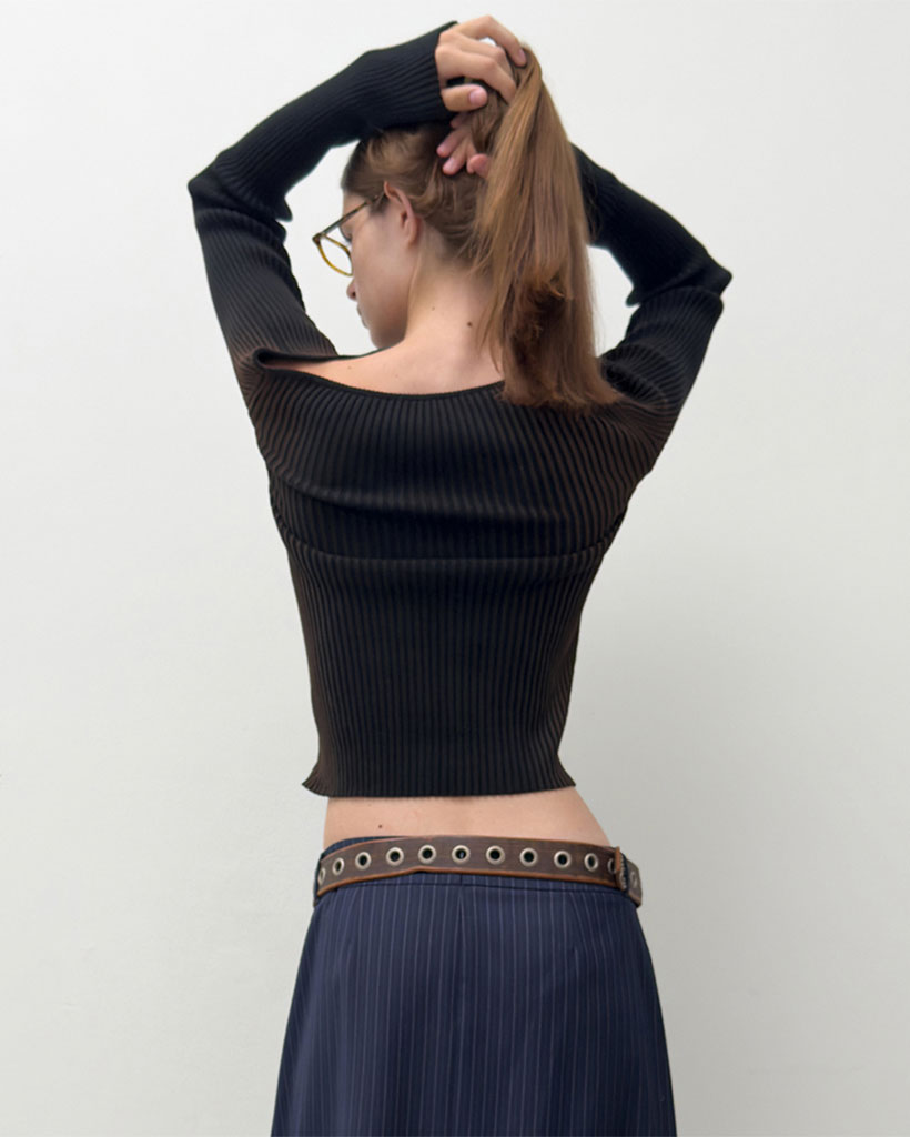 トップス andwang Off shoulder over knit black andwang off shoulder over knit black 【公式通販】