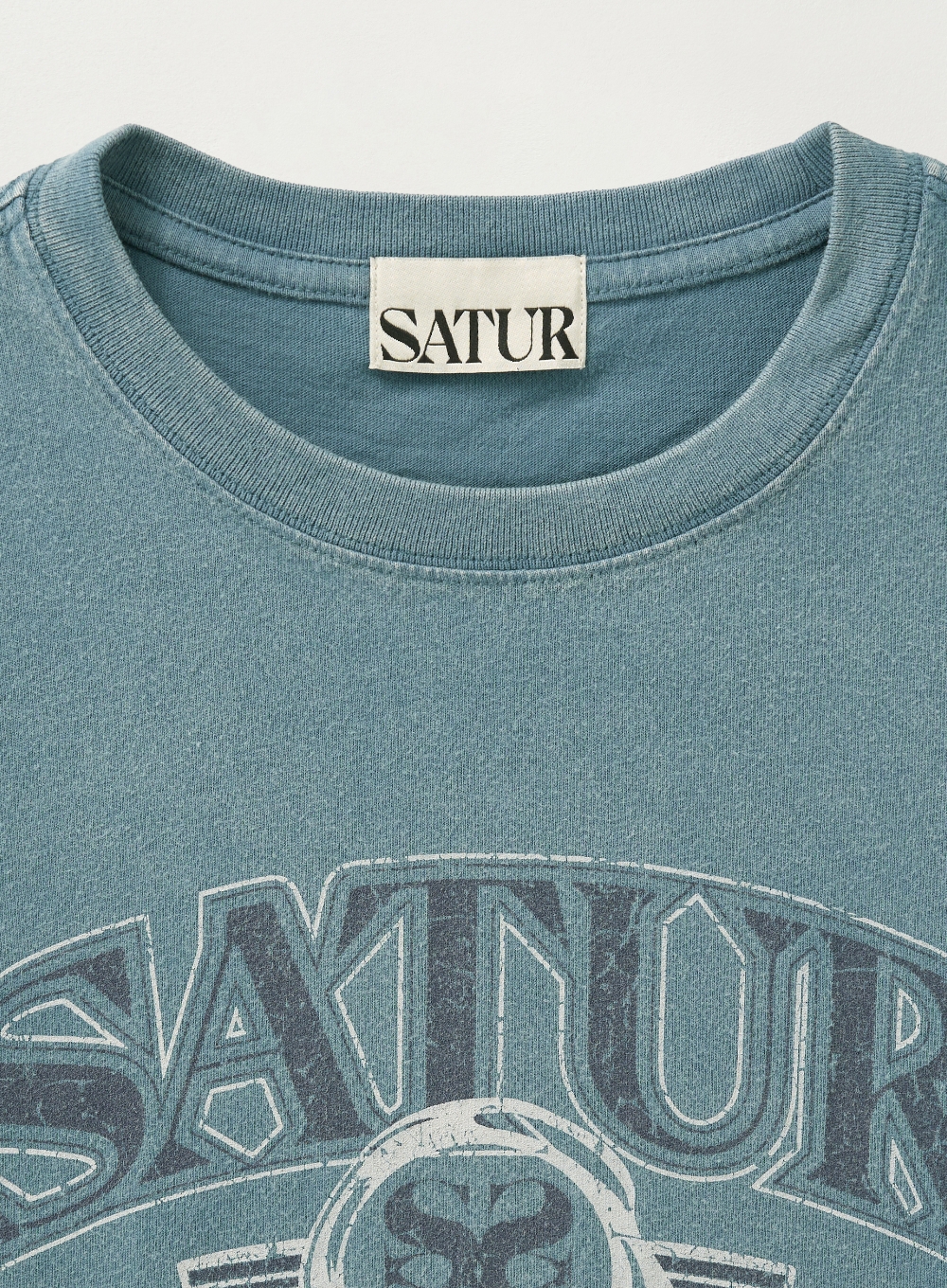 【SATUR】 (W) Arch Logo Pigment Washed T-shirt /追跡付 W) Arch Logo Pigment Washed T-shirt - Blue | ファッション