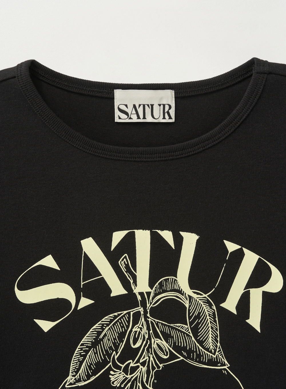 W) Citron Crop Slim Fit T-Shirt - Black | ファッション通販