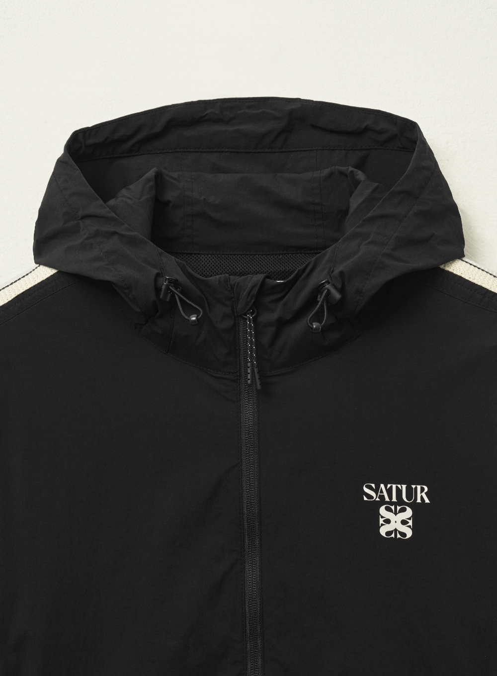 【SATUR】 (W) Lawton Packable Windbreaker / 追跡付 SATUR】 (W) Lawton Packable Windbreaker / 追跡付 (SATUR