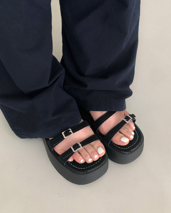 厚底バックルストラップスリッパ (1color) | ファッション通販