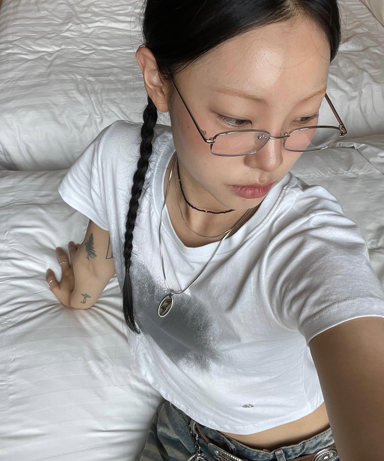 influencer pick] Vanish Tie Scarf T-Shirt (FL-114_White