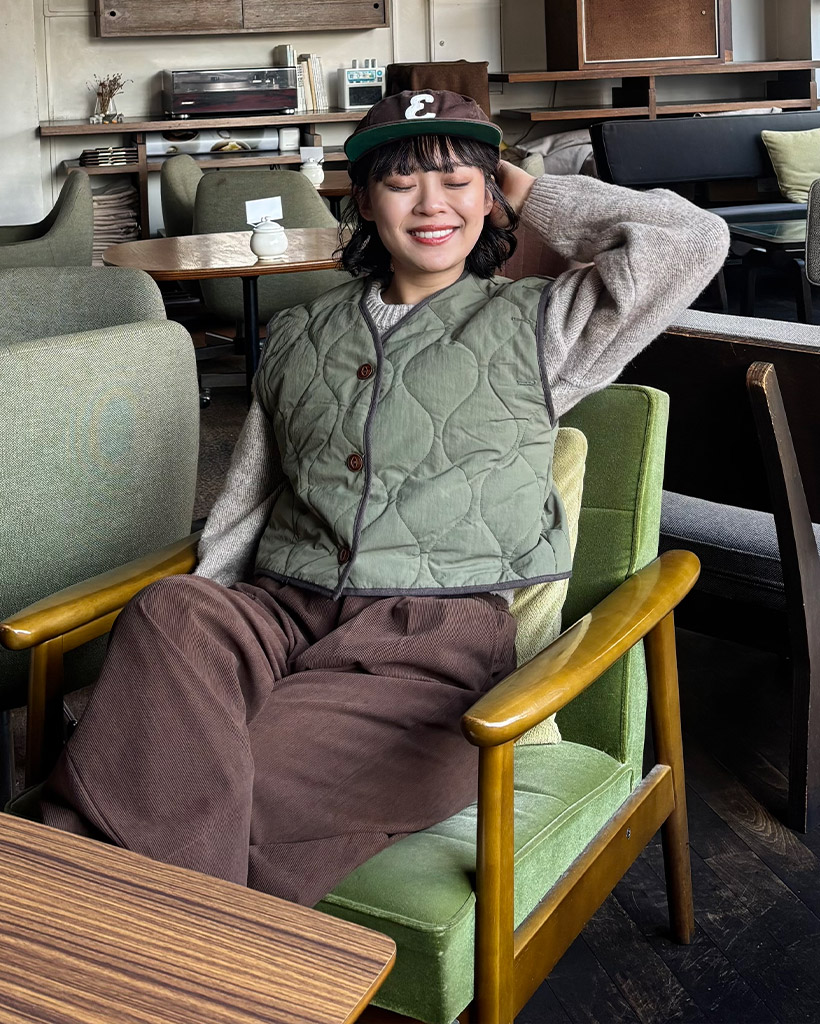 Vネックキルティングベスト