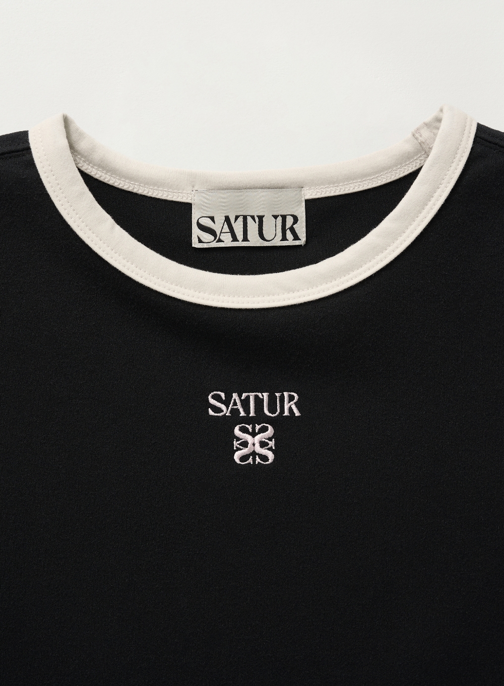 【 SATUR 】(W) Apero Crop Ringer T-Shirt W) Apero Crop Ringer T-Shirt - Black | ファッション通販