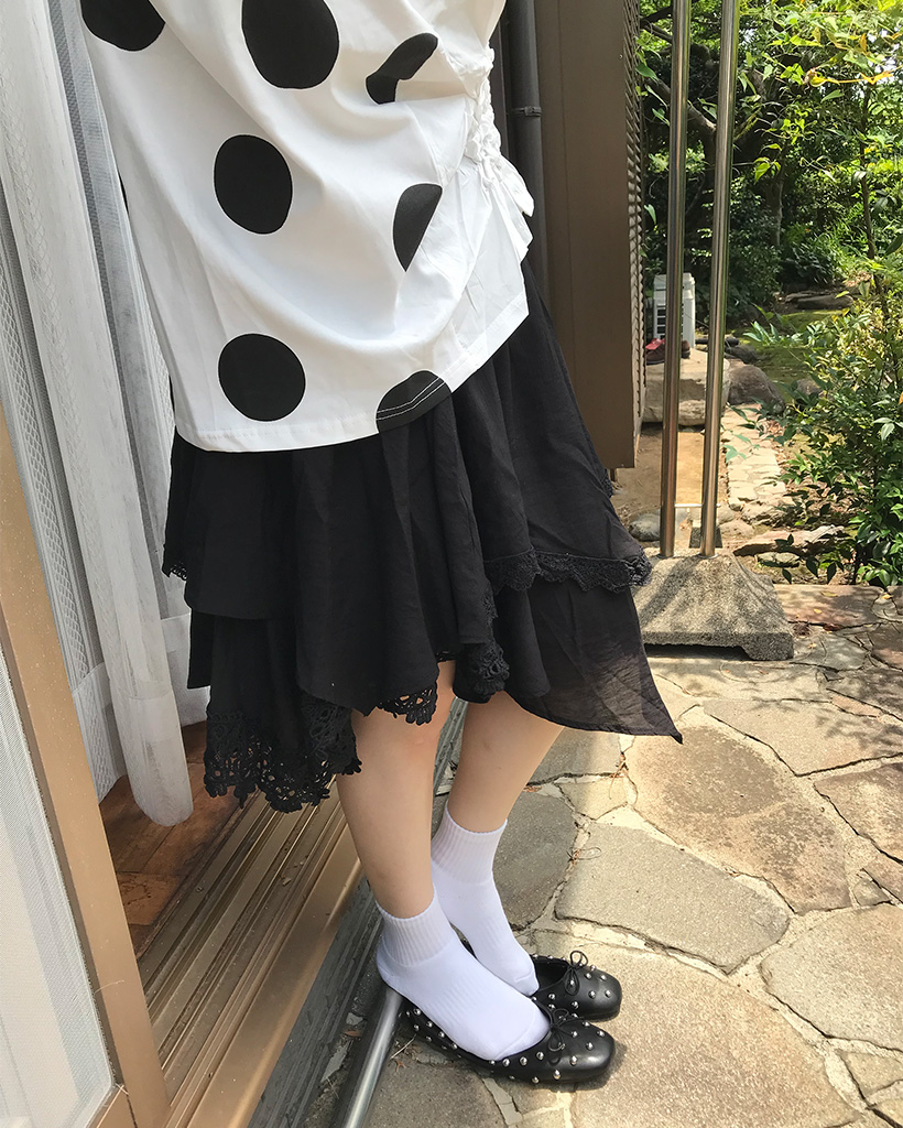 アンバランスレースミディスカート