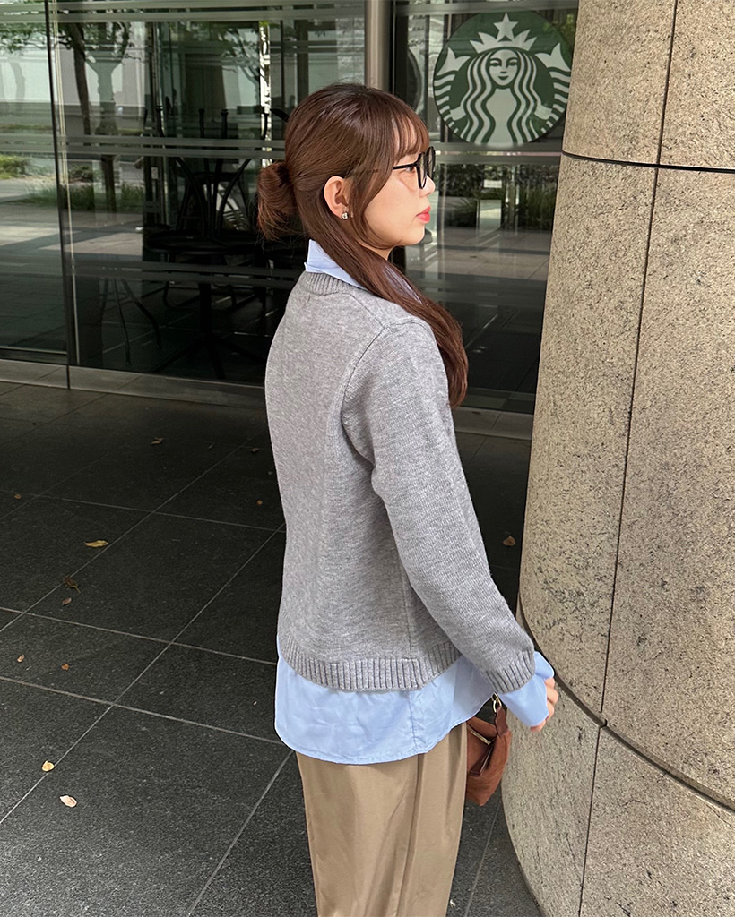 シャツレイヤードVネックニット | ファッション通販サイト NUGU