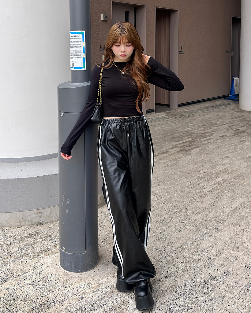 ウエストストリングレザーパンツ