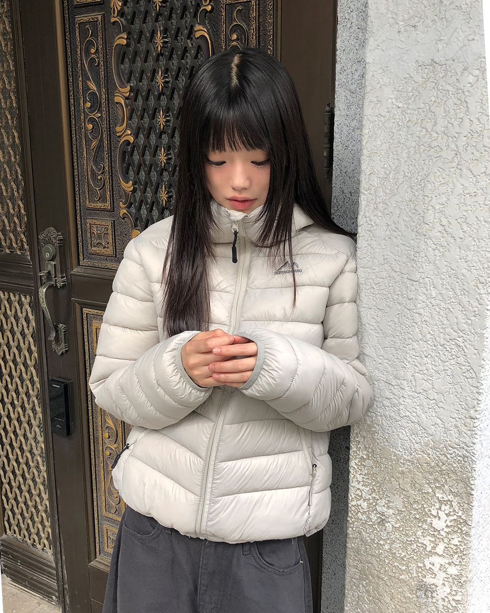 ストリングフード付きナイロンショートダウン