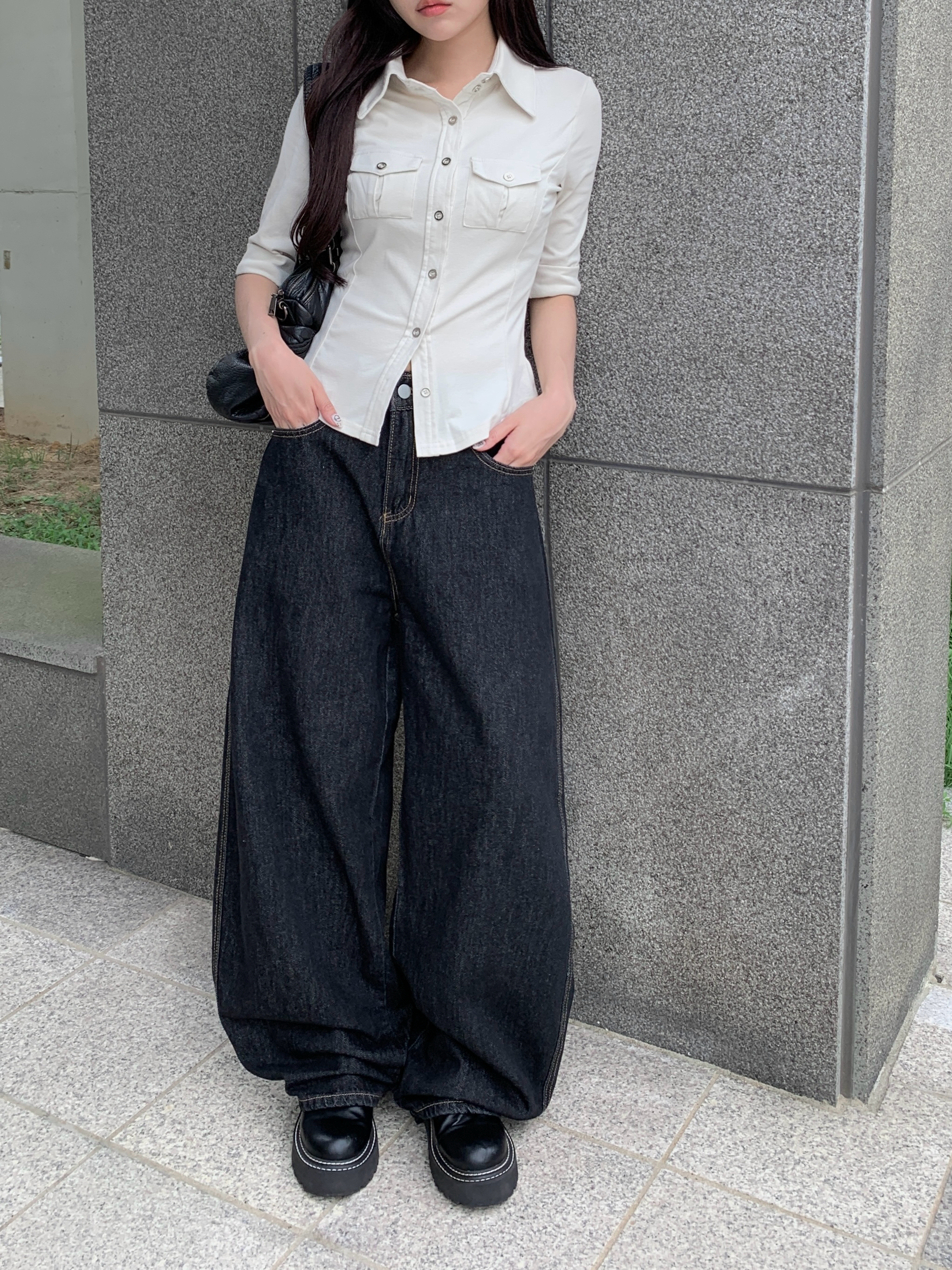 バッククロスバックルステッチ生デニムバルーンワイドパンツ