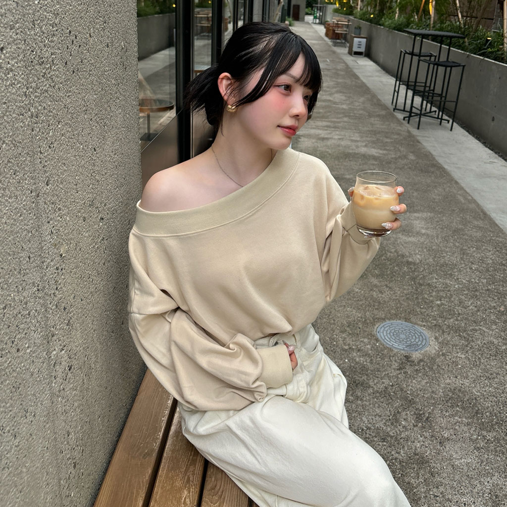 ワンショルダークロップドスウェット | ファッション通販サイト NUGU
