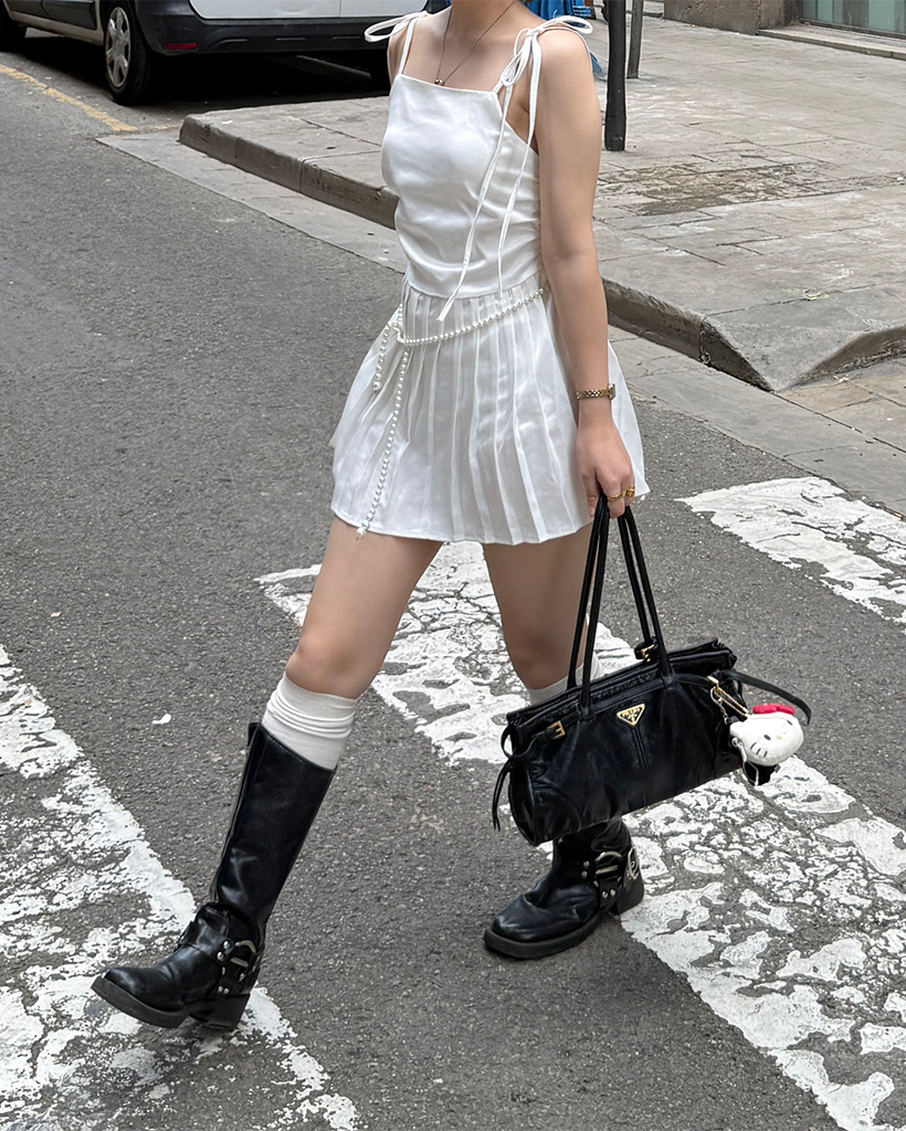 Betsey johnson シルク ミニ ワンピース 4(M) サテンプリーツミニワンピース | ファッション通販サイト NUGU