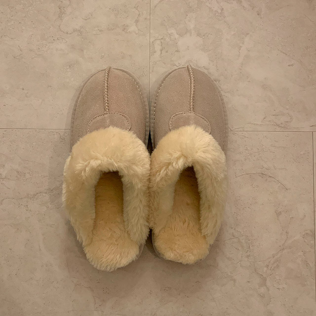 UGG ブラウン スリッパ ファー付き 楽天市場】UGG アグ サンダル ファー スリッパ サボ コケット