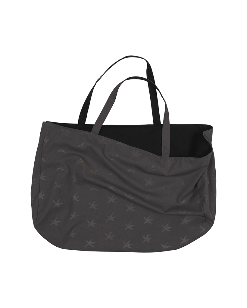 ◆THE COLDEST MOMENT◆ TCM starfish reversible tote bag char TCM starfish reversible tote bag (charcoal/black