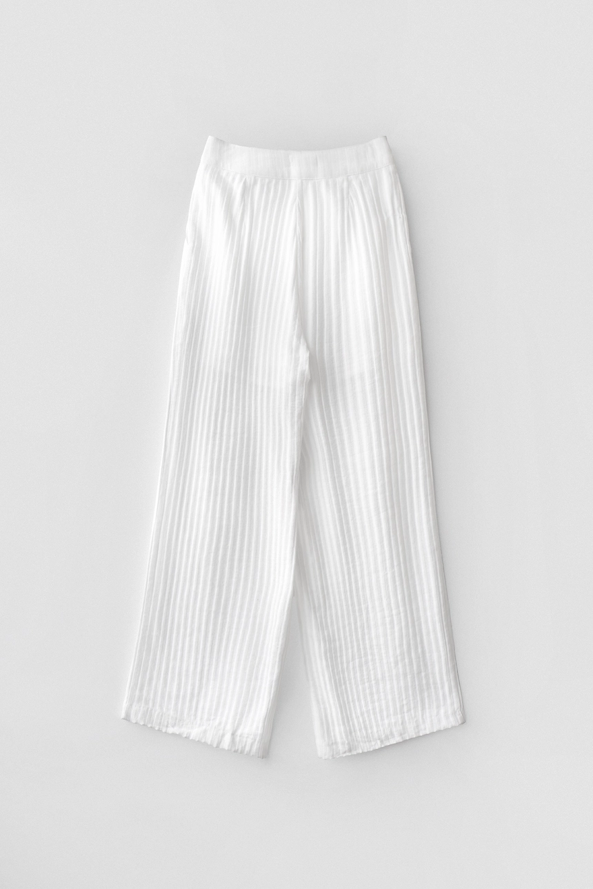 40.-Parco-cotton-two-tuck-pants-(white)3.jpg