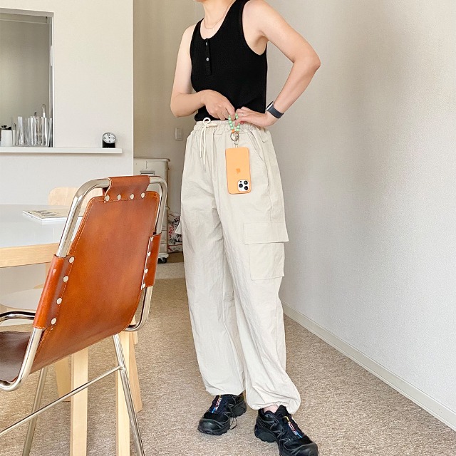 リブボタンタンクトップ