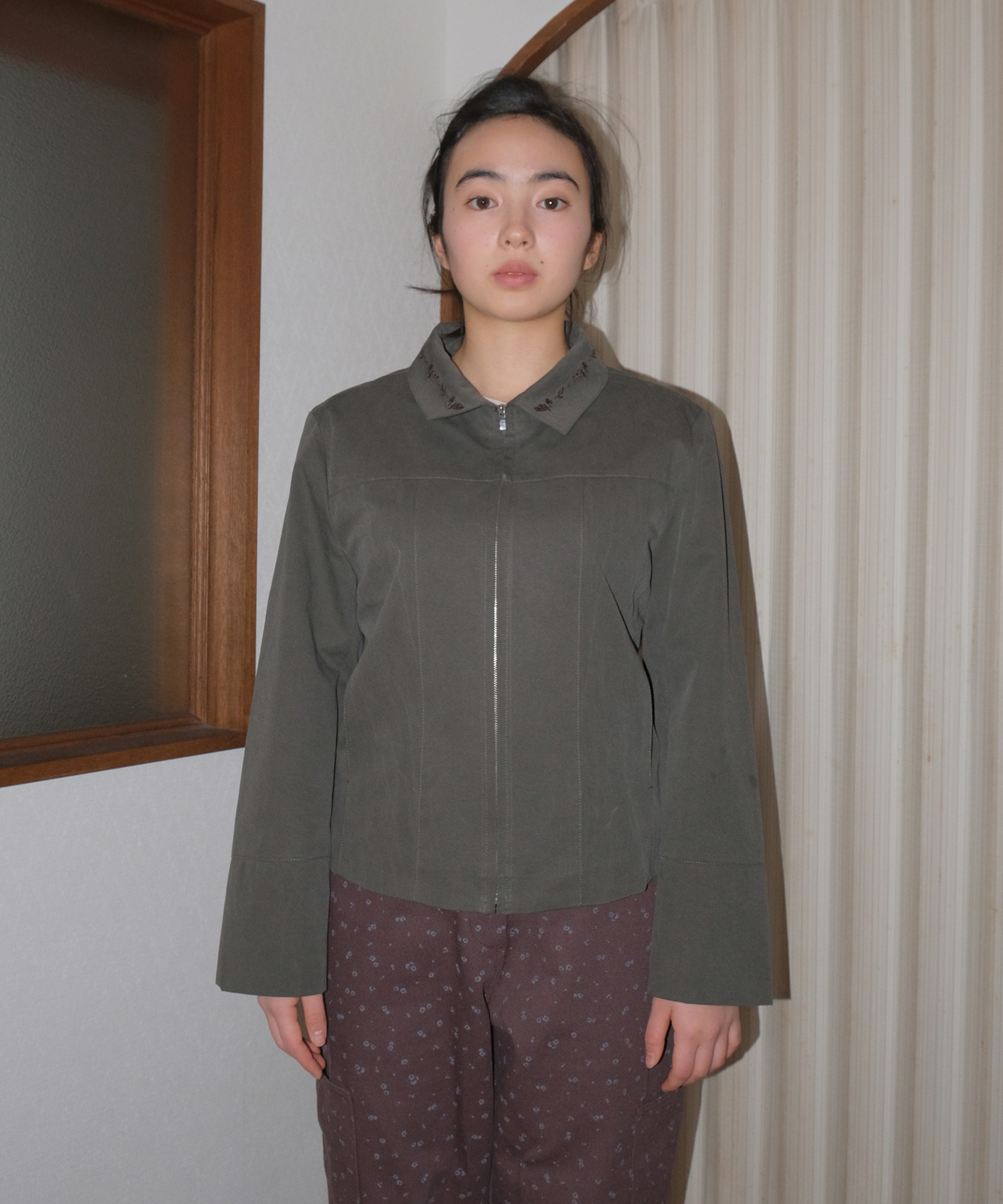 GRAPE EMBROIDERY JACKET DARK SOIL