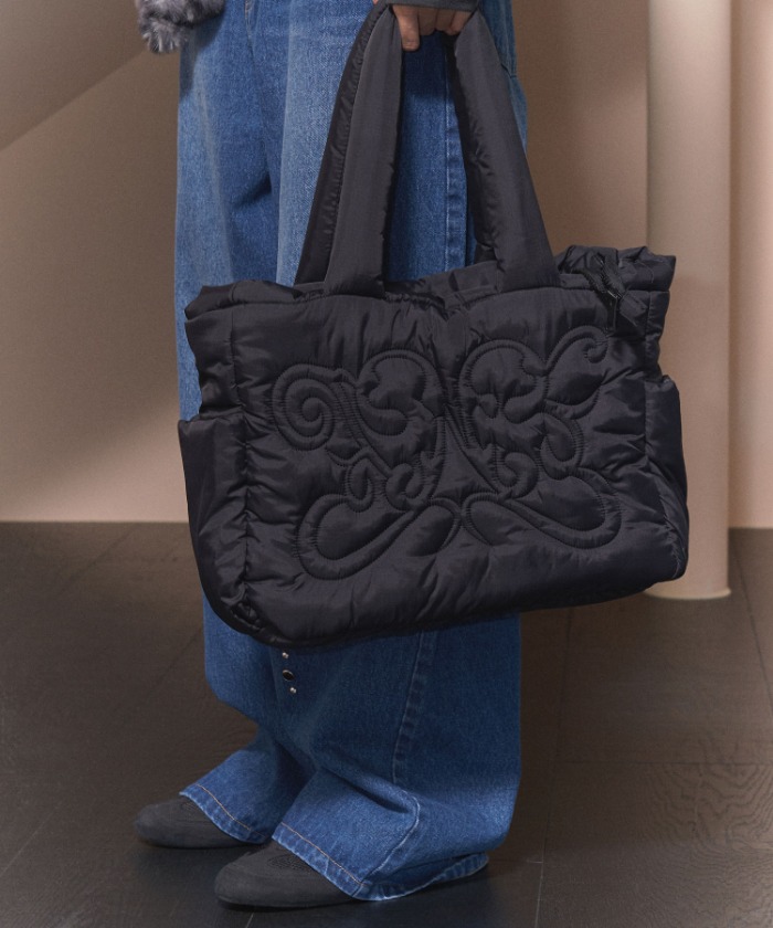 CUDDLE PADDED SHOULDER BAG (BLACK)_F24ZE913 | ファッション