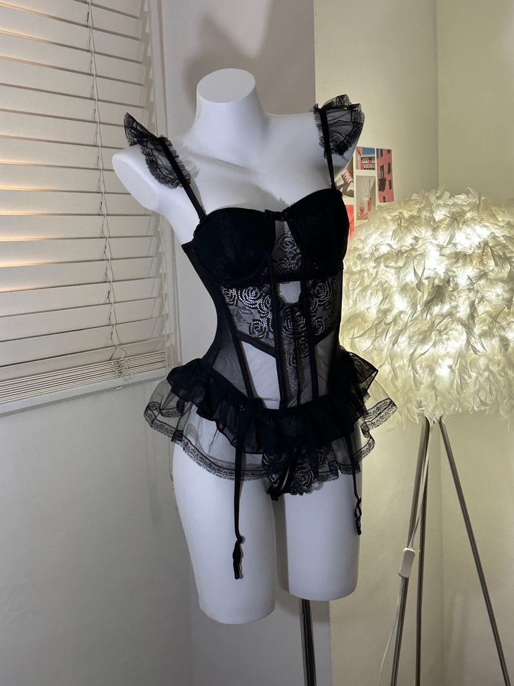 フランスヴィンテージ レースとスカラップデザイン ガーターコルセット フランスヴィンテージ レースとスカラップデザイン ガーターコルセット