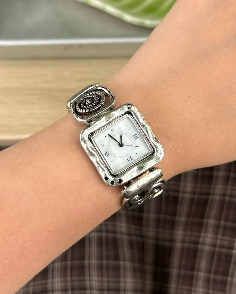 アンティークスクエアハンドウォッチ