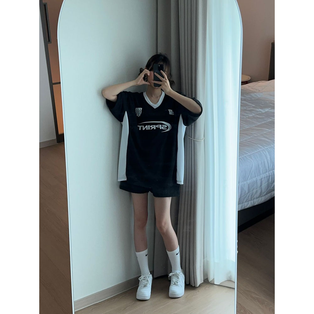 ウノピュウ ネイビー Vネック 立体ロゴ シャツ ウノピュウ ネイビー Vネック 立体ロゴ シャツ ウノピュウ ネイビー V