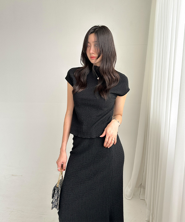 【and per se】美品 セットアップ モックネック スカート Mサイズ and per se】美品 セットアップ モックネック スカート Mサイズ