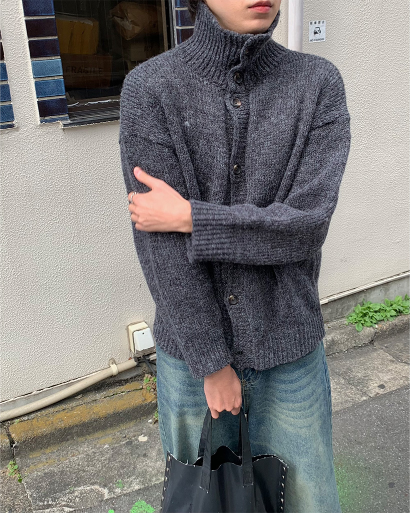 ハイネックボタンポイントカーディガン