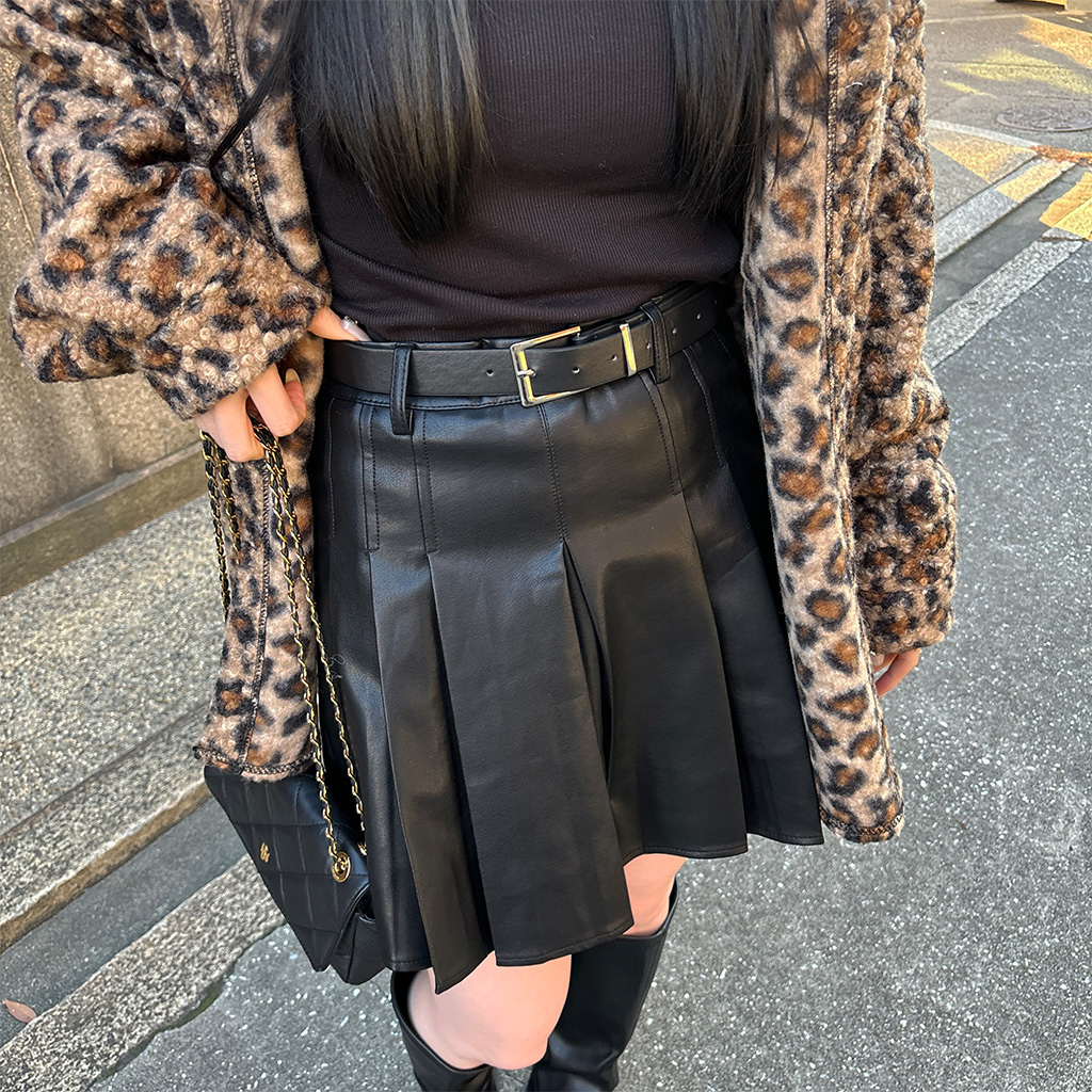 ◆ Norma Kamali◆プリーツフェイクレザーミニスカート 黒 4_HCzTcyu.jpg